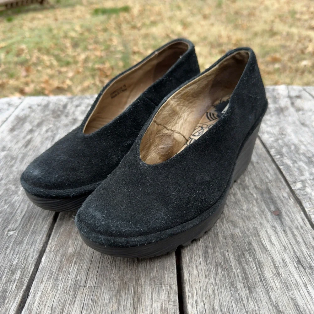 Fly London Yaz Women Black Suede Wedge Platform V-Cut Pump Size‎ EU 38/US 7.5-8
